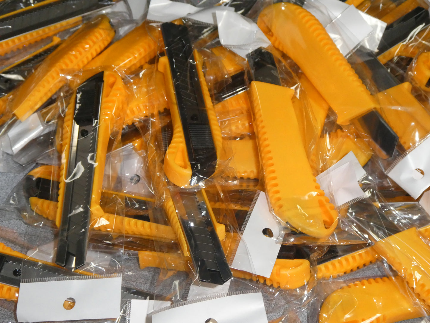 50 x Box Cutters Utilities Knives Large 151mm Long Yellow Wholesale