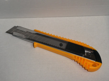 50 x Box Cutters Utilities Knives Large 151mm Long Yellow Wholesale